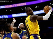 开云app-NBA季后赛关键时刻再迎强敌，俄克拉荷马雷霆外线爆发，主帅态度——更衣室稳定，轮换策略成焦点的简单介绍-开云app